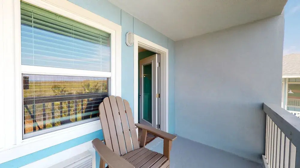 141 Sea Breeze 1 Bedroom 1 Bathroom Condo