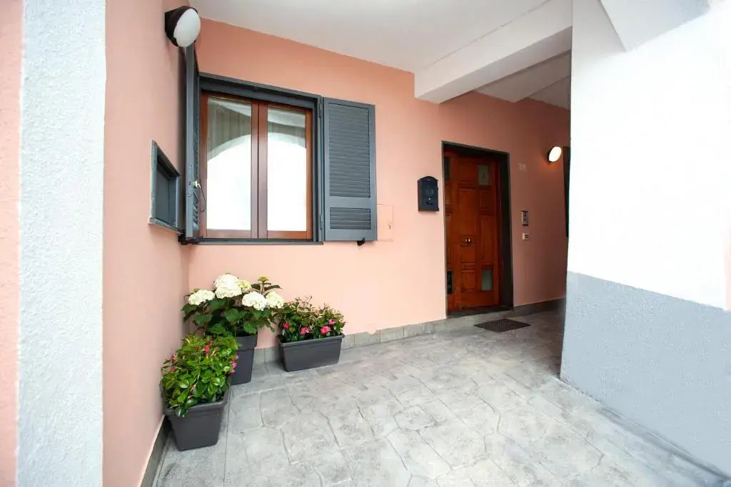 L'Arco Tra I Sentieri