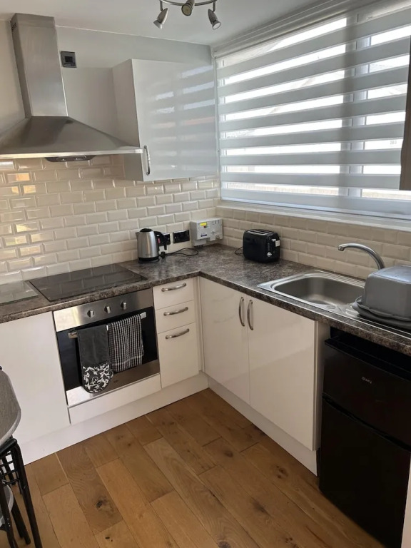 Modern One Bedroom Chalet With Central Heating