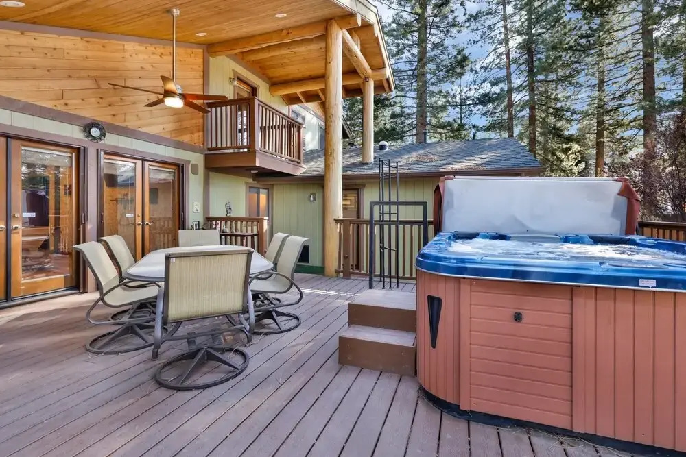 2012-moose Manor 4 Bedroom Home by RedAwning