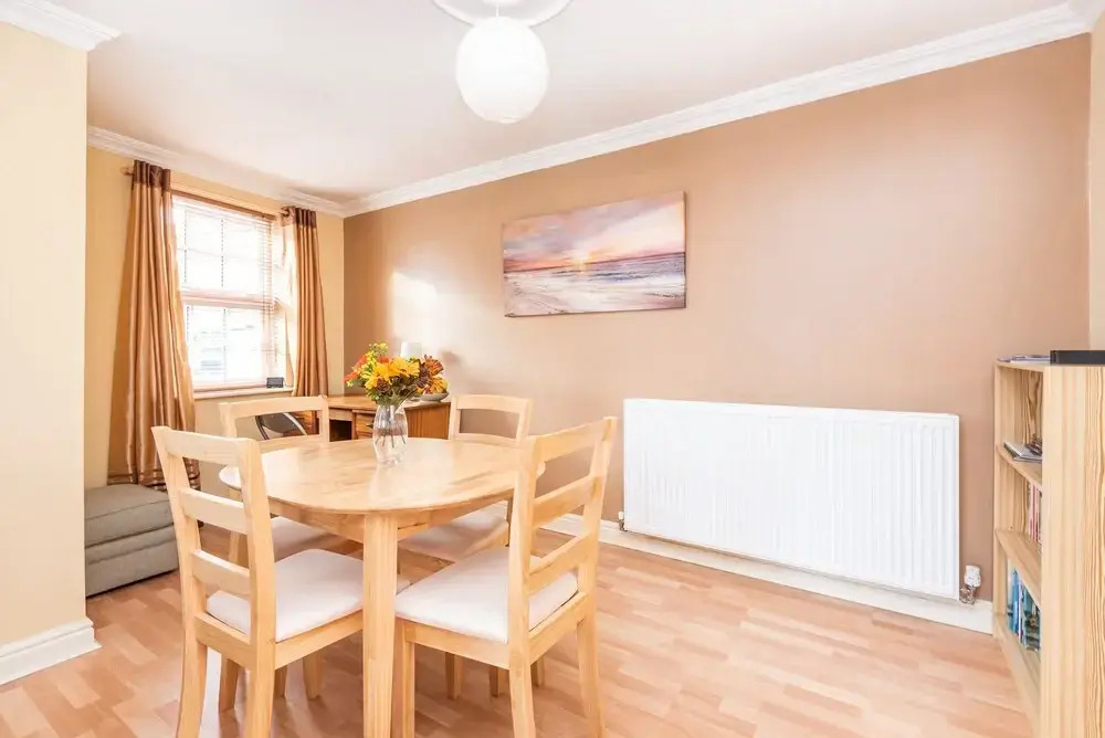 Cosy Flat for 2 nr Railway Museum & Free Parking!