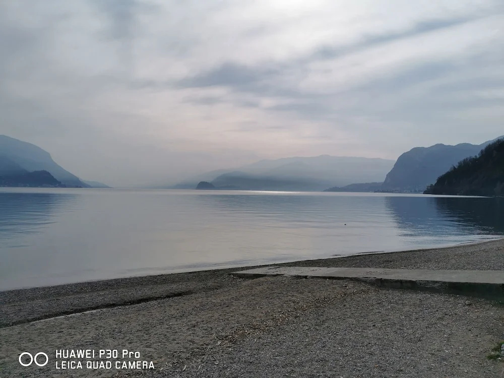 Akuaduulza B&B Como Lake