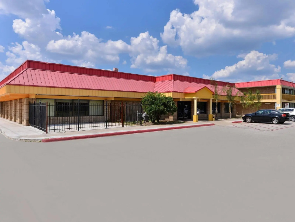 Amerihome Inn & Suites Houston Airport North