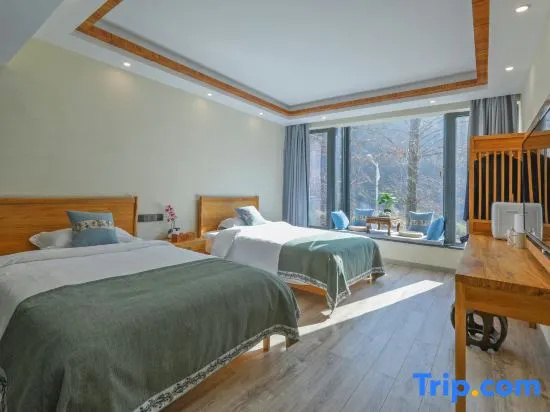 Yinxi Tangquan B&B
