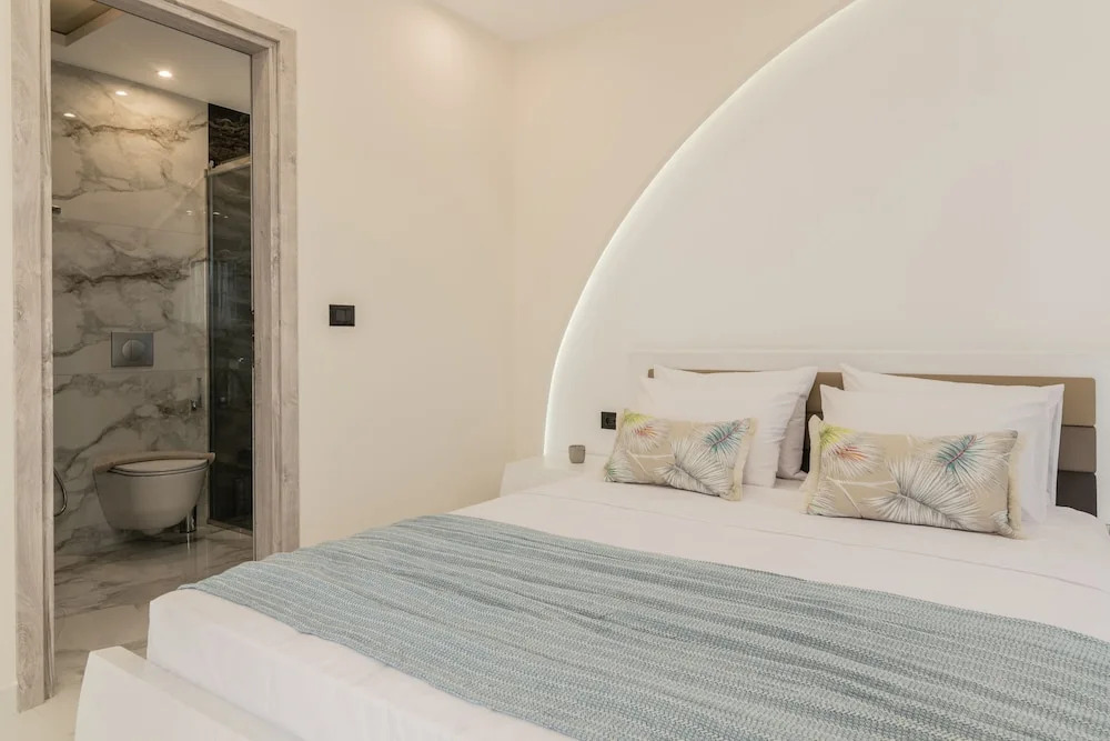 Boheme Villas close access to Laganas Resort
