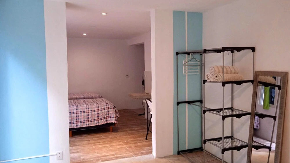 Triple Room, Private Bathroom, A a, Wi-fi 50 Mbps in the Center of Cancun