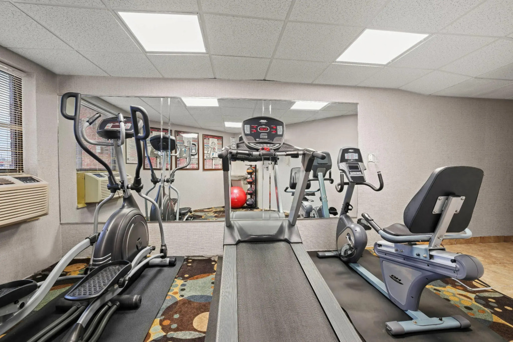 Days Inn by Wyndham Utica