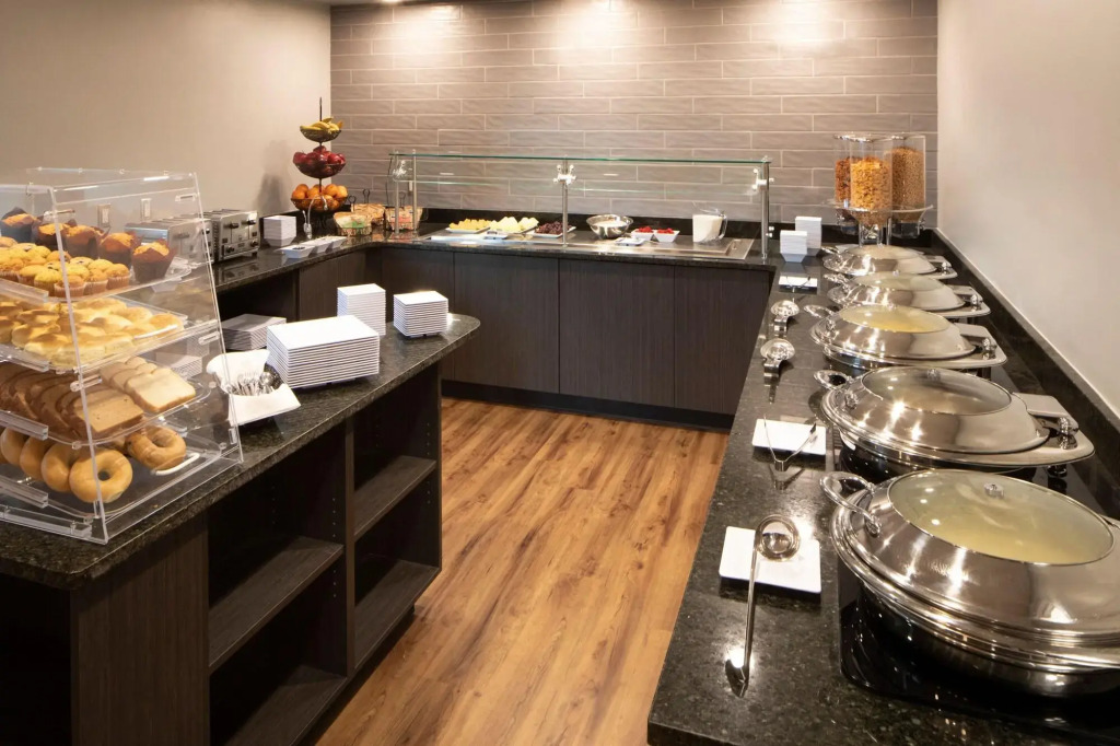 Totem Hotel and Suites