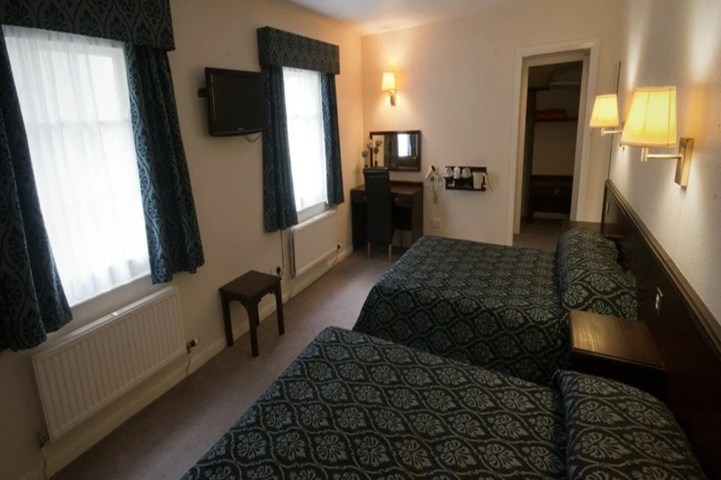 Mariners Hotel