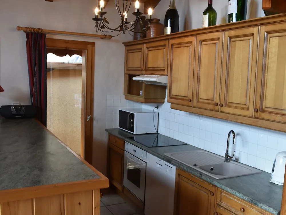 Beautiful Chalet in the Nice Village Centre, on the South