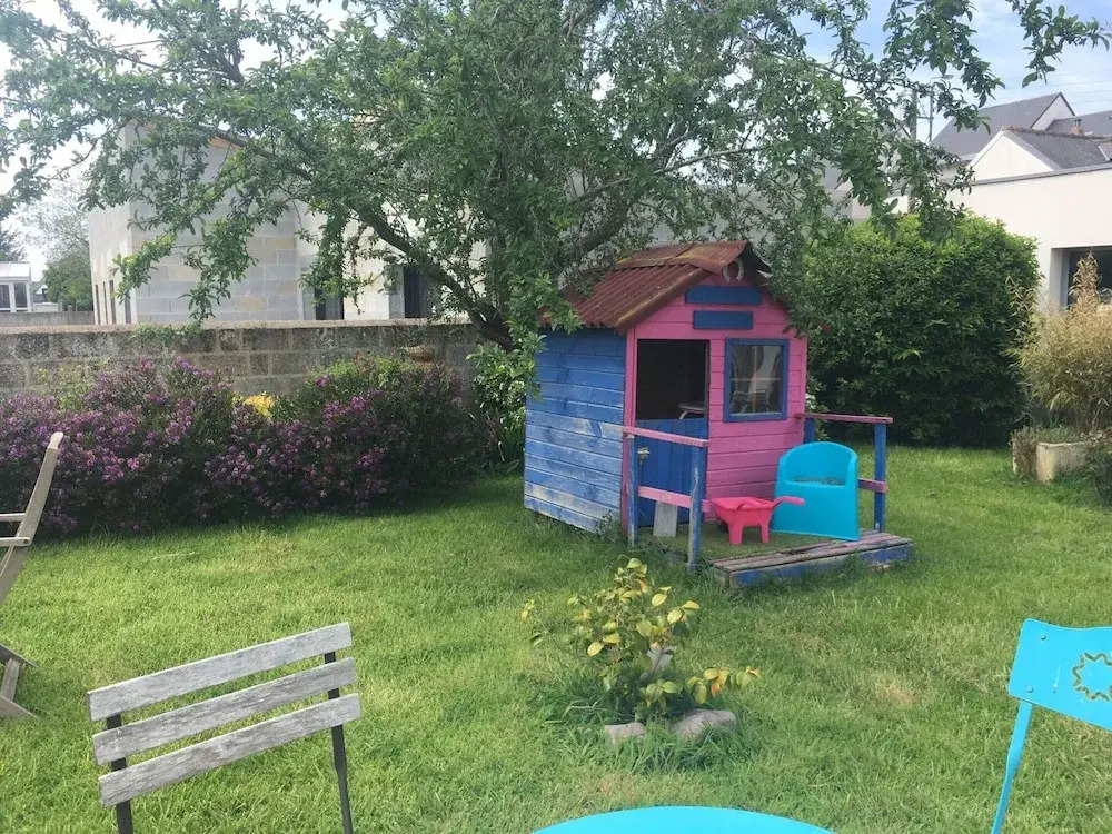 Unusual duplex with garden
