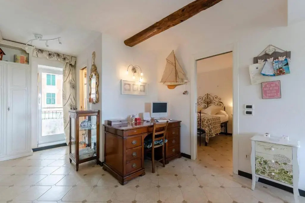 ALTIDO Lovely Apt for 4, with SeaView Moments from Beach