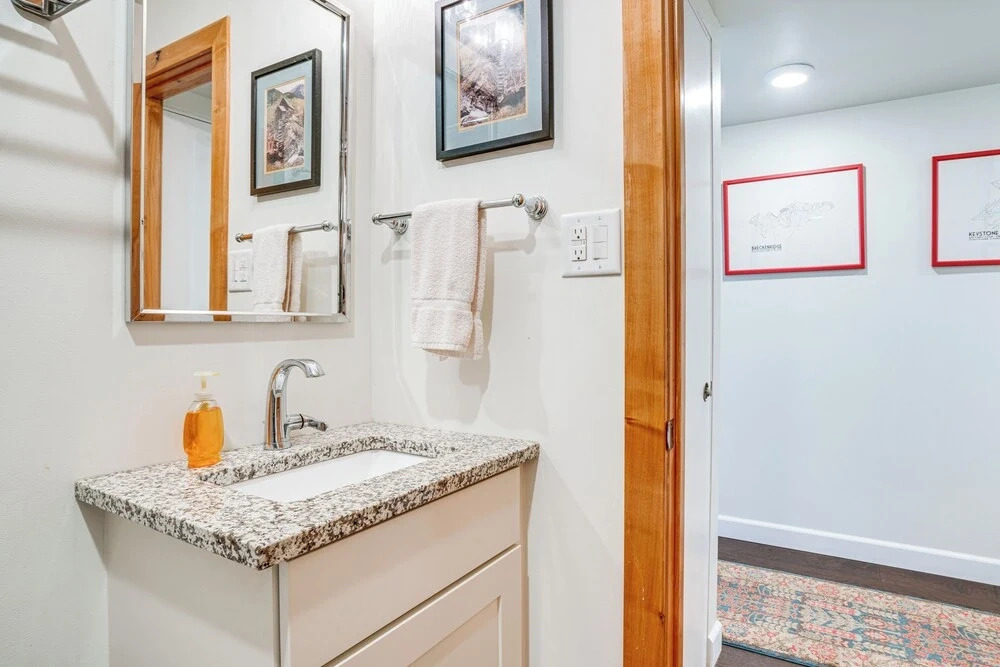 1/2 Mi to Dtwn Frisco: Mtn-view Condo w/ Pool!
