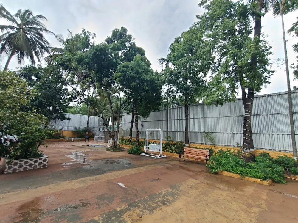 HOTEL MOON LITE RESIDENCY - Marve Road Malad West - Premium Couple Friendly