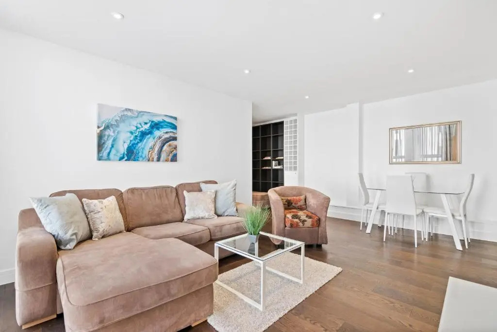 Nice 2 Bed Flat near O2 Academy & Clapham Old Town for 4 people