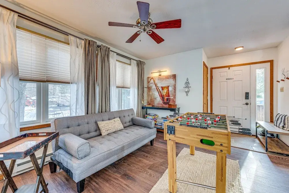 Poconos Hideaway in Arrowhead Lake w/ Game Room!