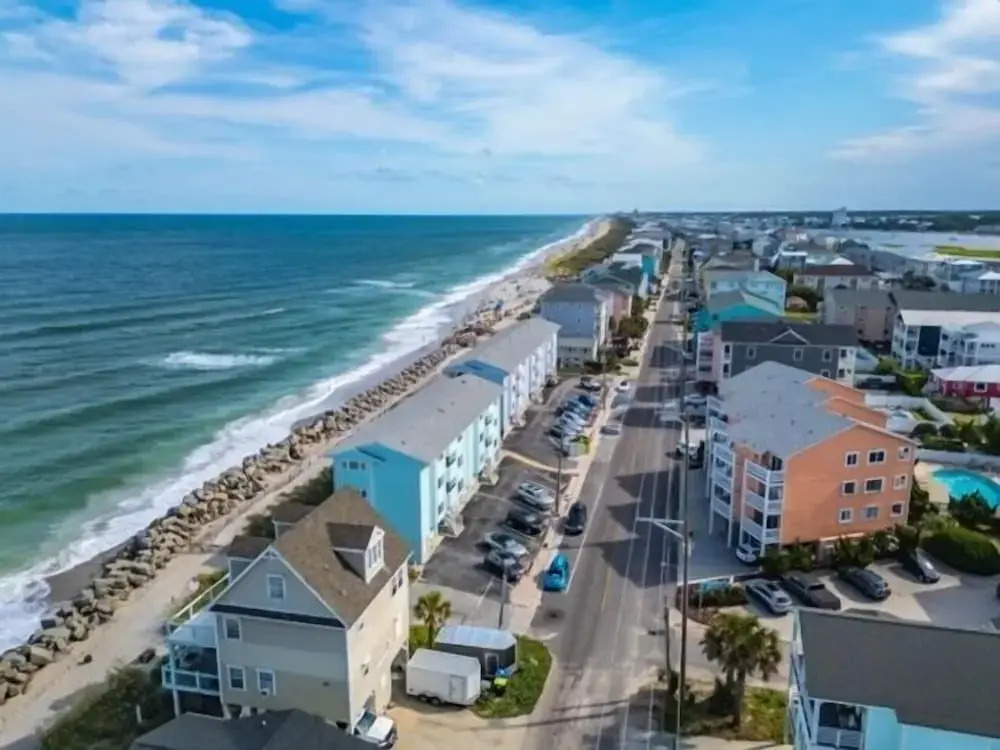A Little Shore Thing 1 Bedroom Condo by RedAwning