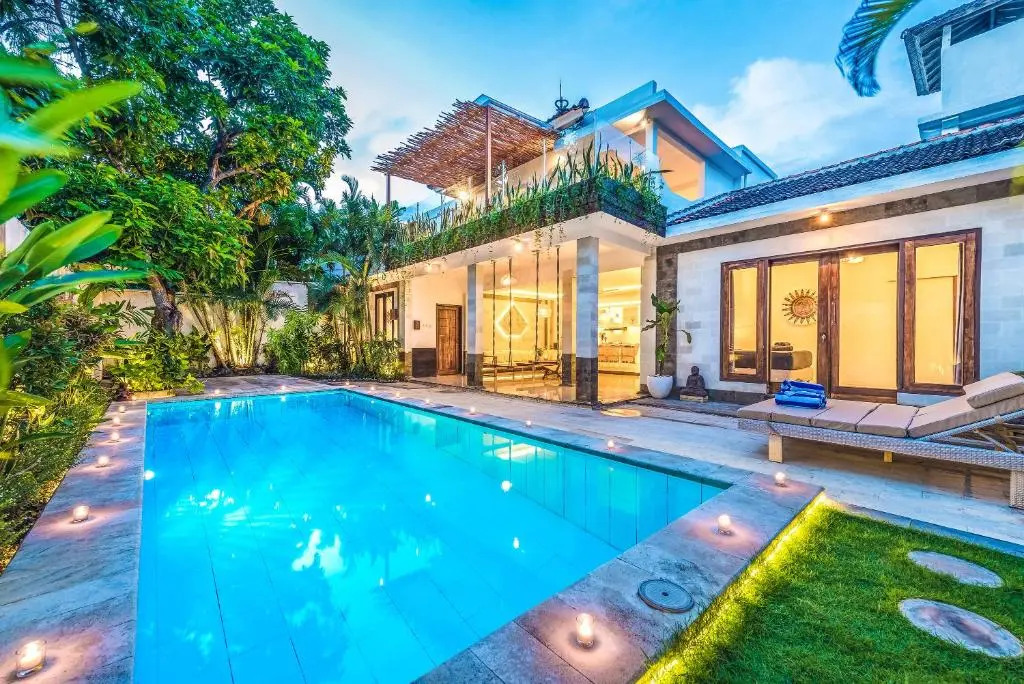 Villa Florence - 3BDR Luxury Villa, Private Pool, Walk to the Beach