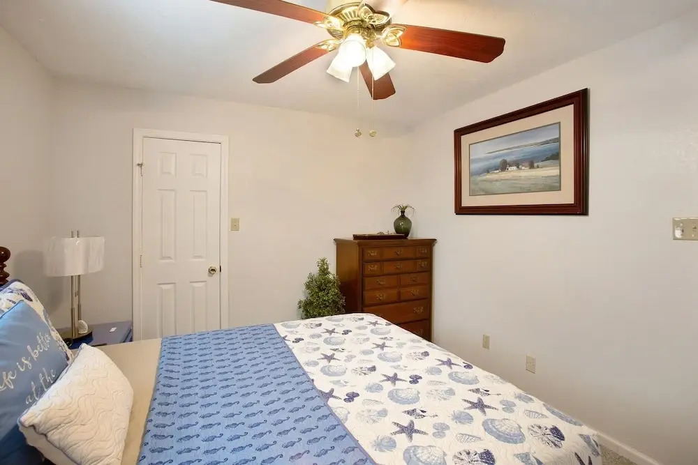 Beach - Lover Island Getway 4 Bedroom Home by Redawning
