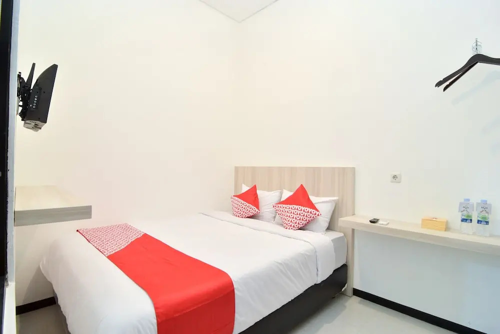 Oyo 1060 Rungkut Mejoyo Selatan