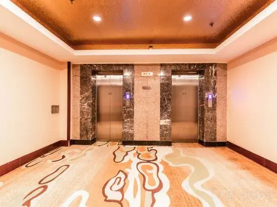 Shenyang Commercial Plaza Co., Ltd. Ming Wah Wah Hotel