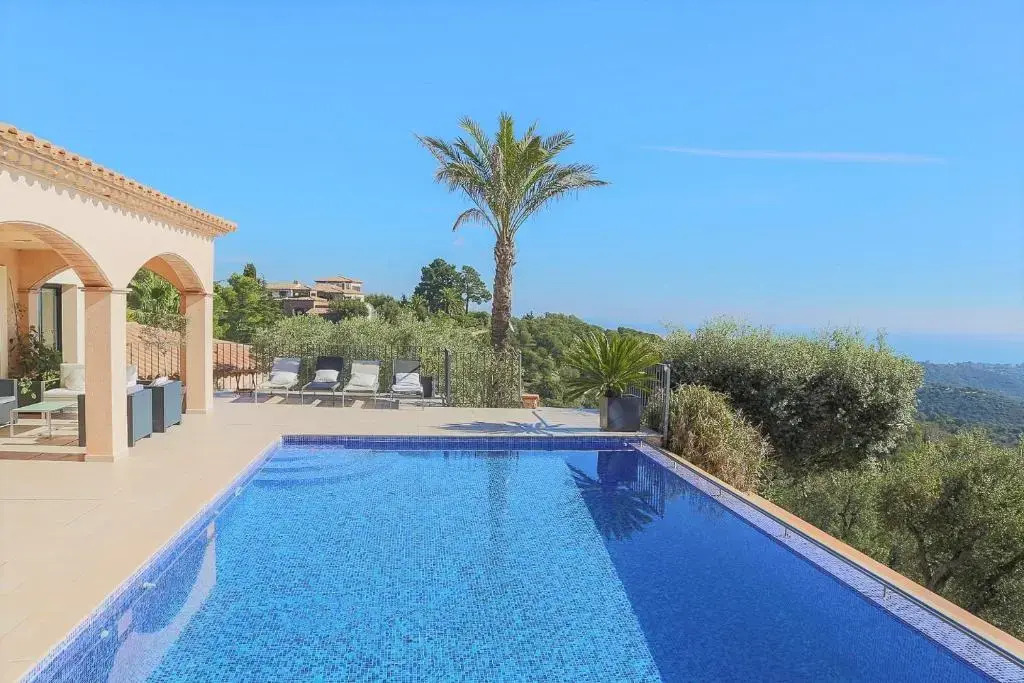 Villa Infinity