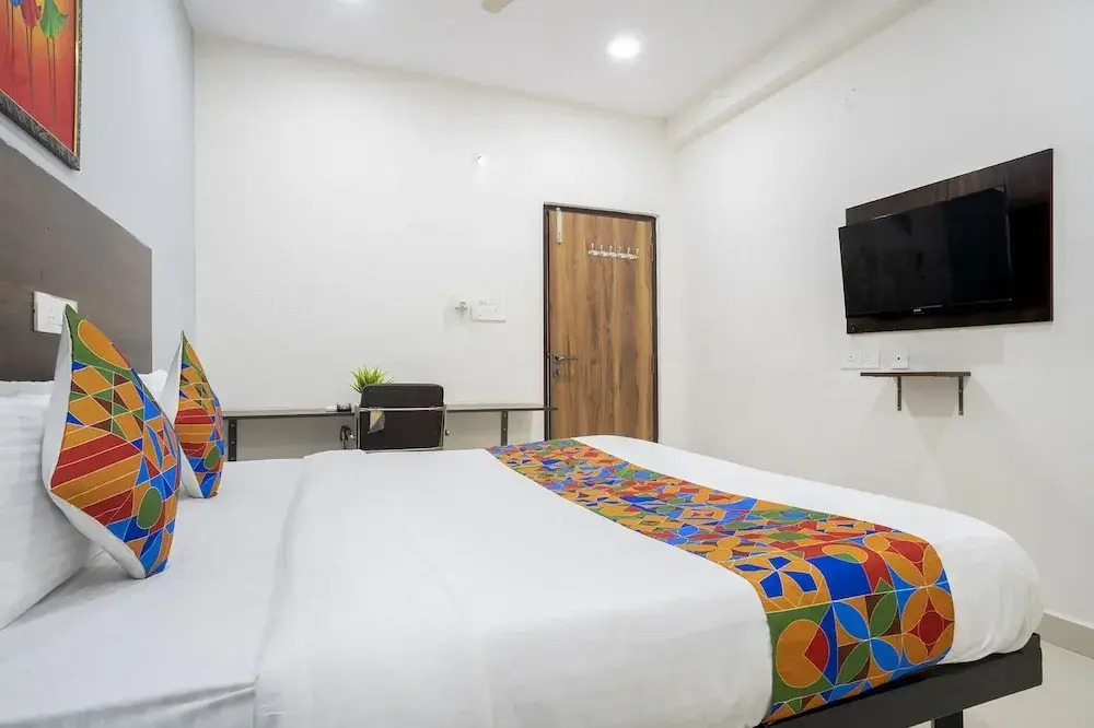 FabHotel Grand Aarvi Prime - Nr Hafeezpet, Madeenaguda