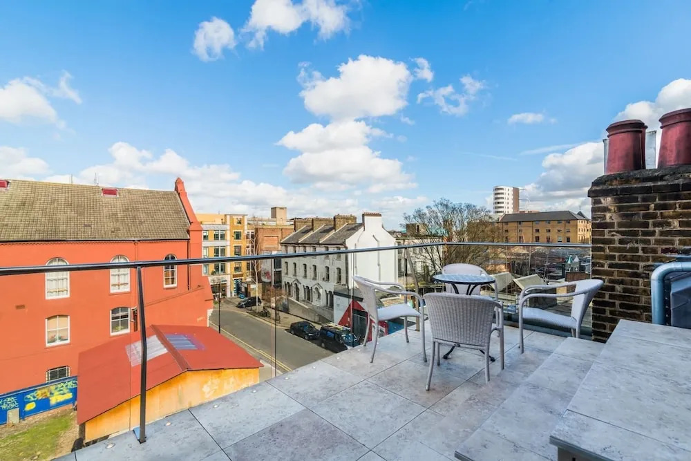 Modern 2br Home in Trendy Dalston W Balcony by Guestready