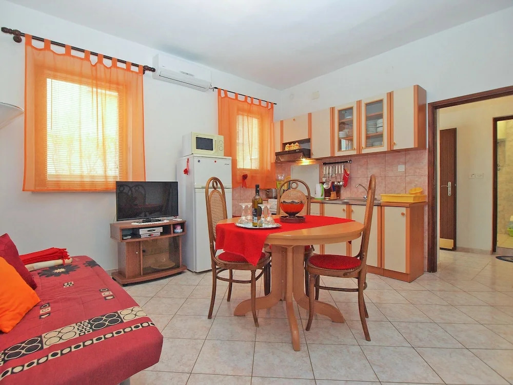 Apartment 1569