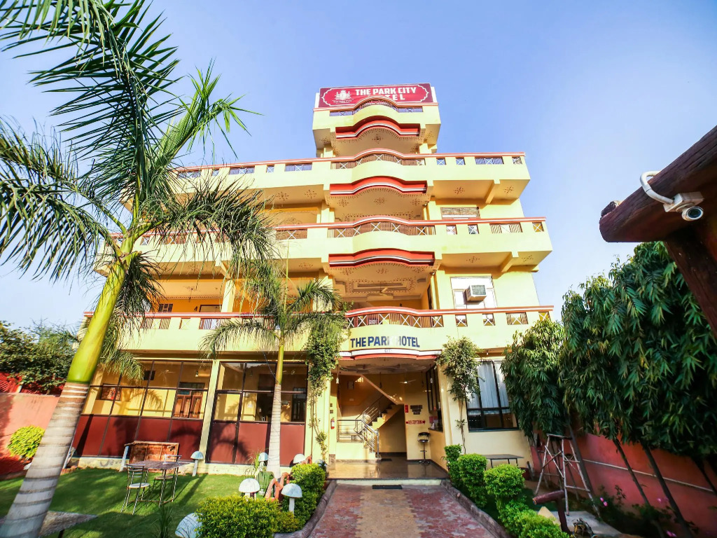 OYO 11940 Hotel Yellow Park