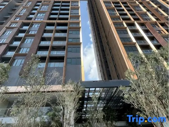Tropical Serenity 2BR high Floor with Infity pool