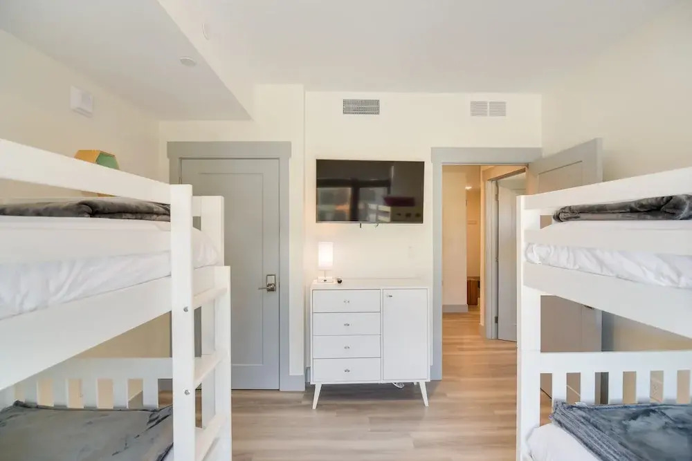 Winter Park Condo w/ Hot Tub, Balcony & Shuttle!
