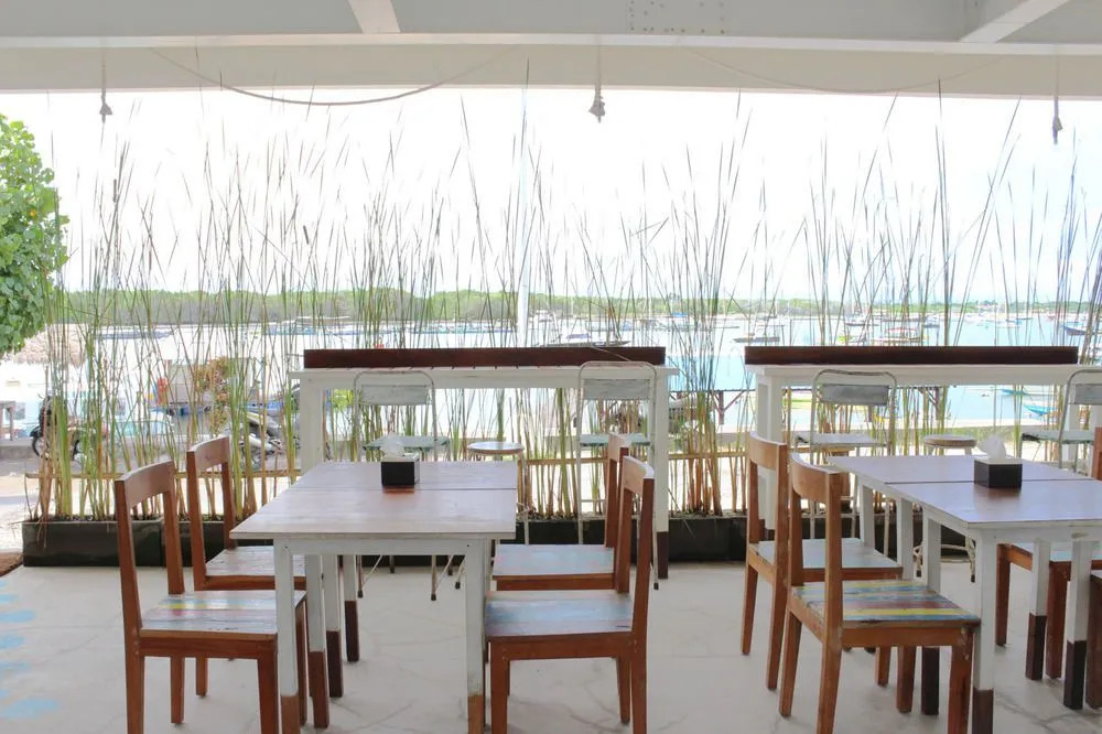 Paras Paros Marina Lodge