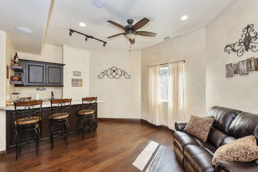 No. 20 Mountain Masterpiece, Lake Views, 6 Bd Ac! 6 Bedroom Home
