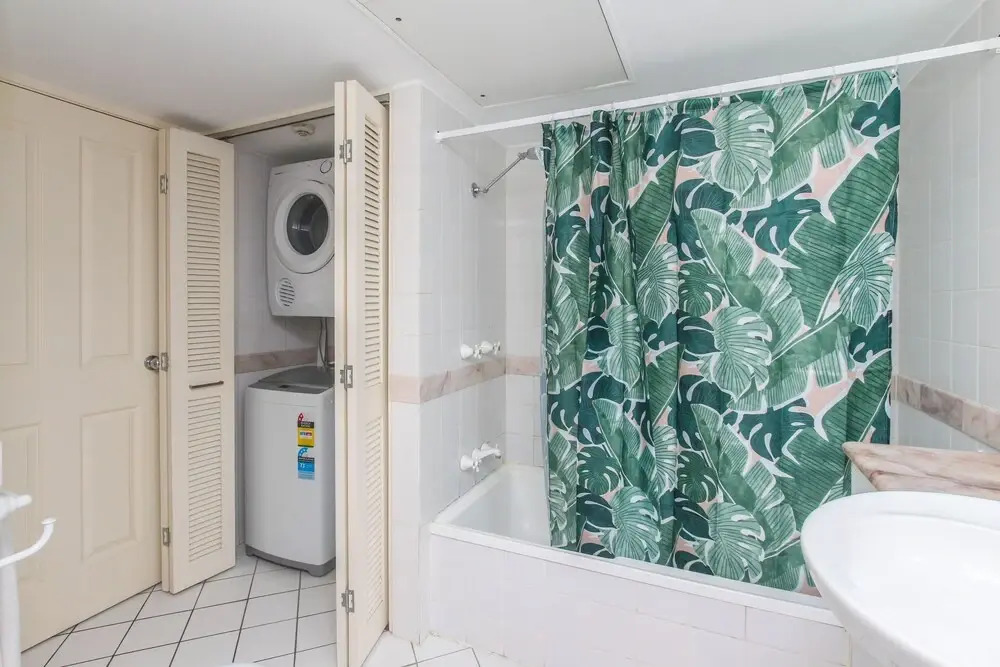 Inner City One Bedroom Apartment 27