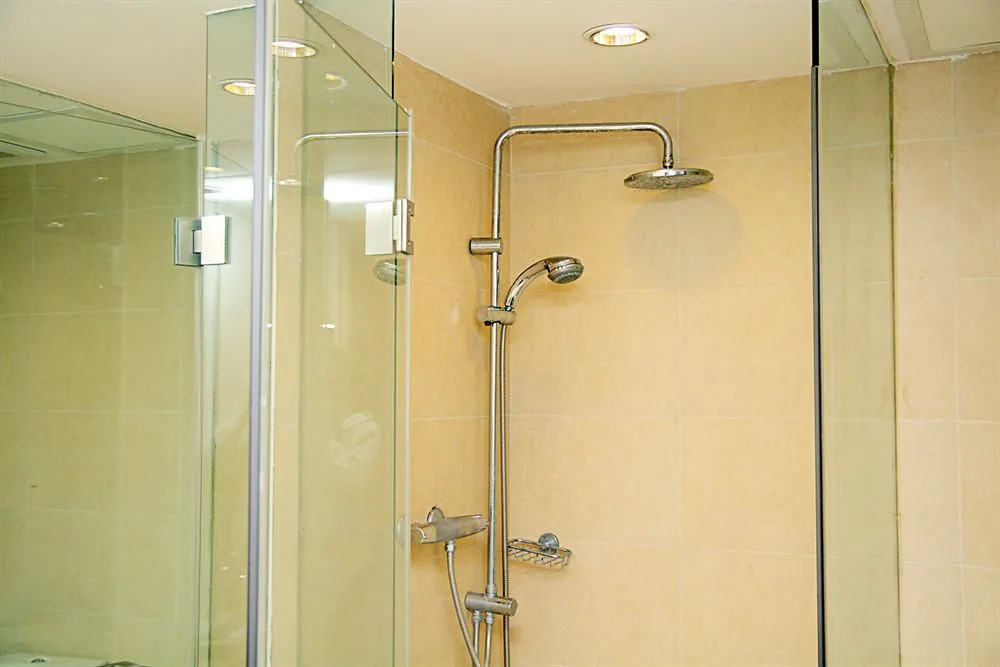 Private-Enjoyed Home Apartment Hotel of R&F Wales Apartment