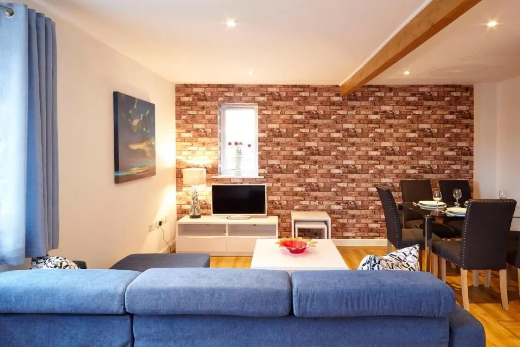 Savoy Court - Your Apartment