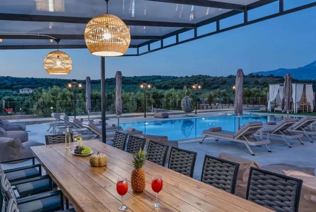 Luxurious Villa Mare - With 150m Pool