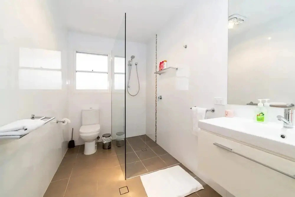 Renovated 3 Bedroom Home In Petrie Terrace