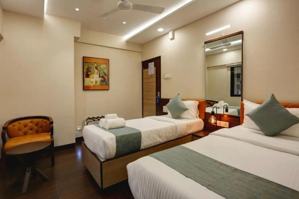 Hotel Ozone Inn Colaba