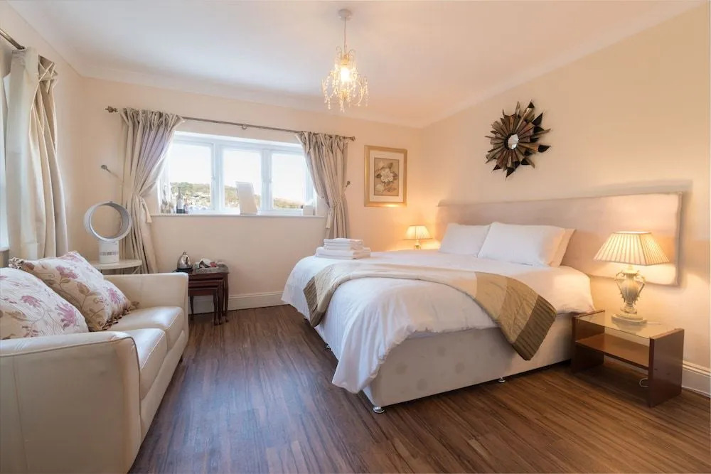 Westwood Guest House - Room Only