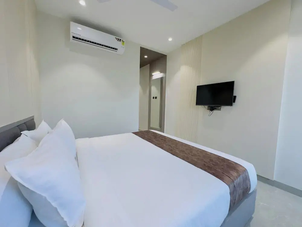 Travinities Hotel Avni Palace