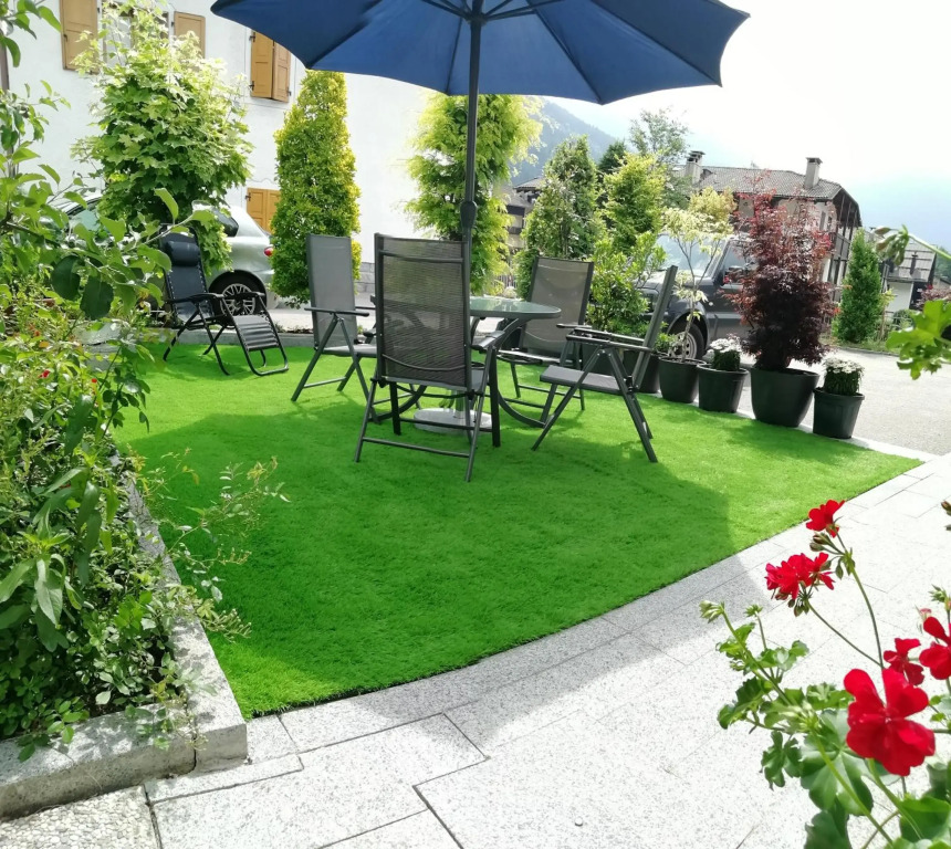Moderno appartamento con giardino