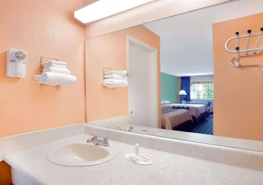Americas Best Value Inn Darien