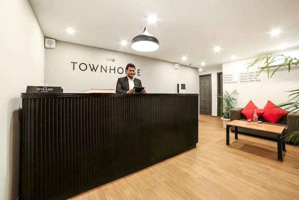 Oyo Townhouse 178 Sector 52