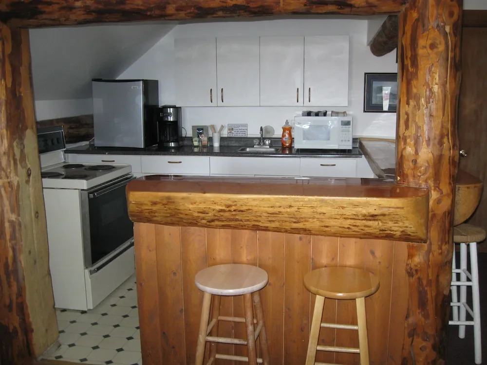 1202 Motor Inn