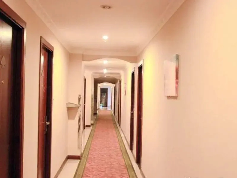 GreenTree Inn Jiangsu Zhenjiang Yidu Building Materials city Express Hotel