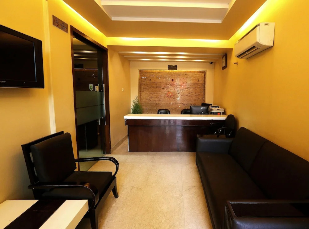 BedBug Hostel by Madpackers