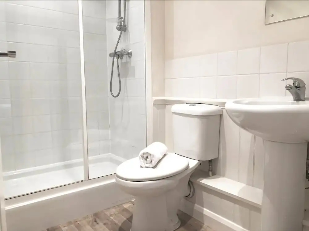 Lux Blu - Kenwyn Studio Apartment