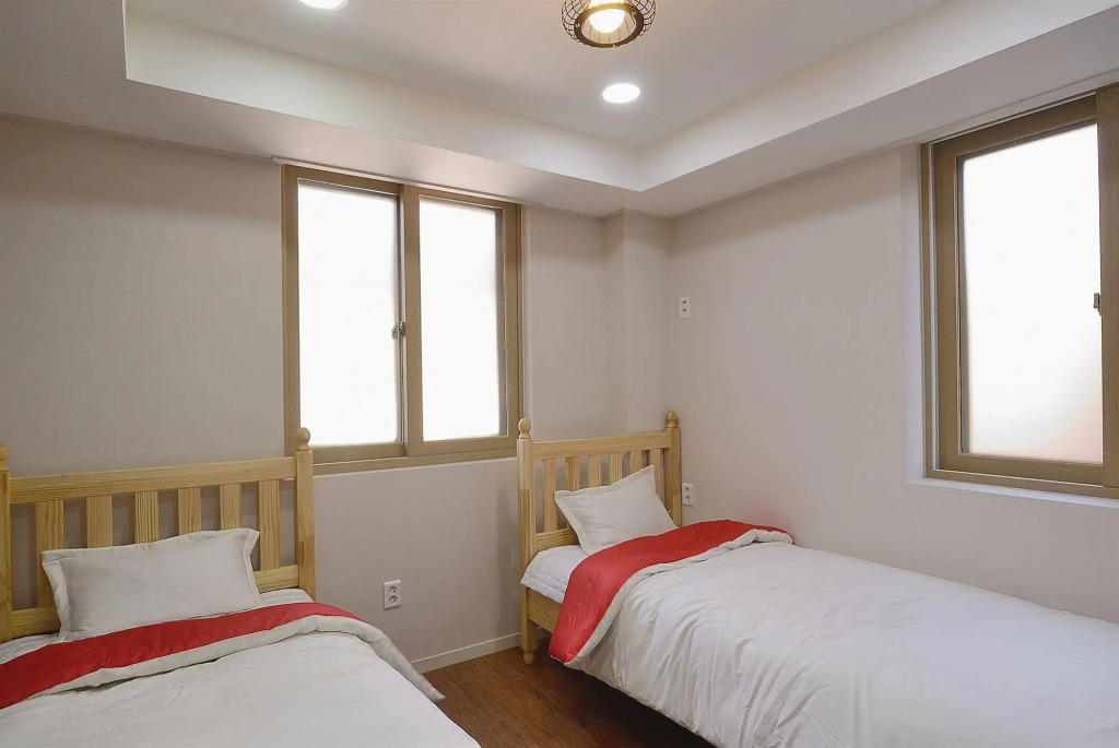 Red Guesthouse